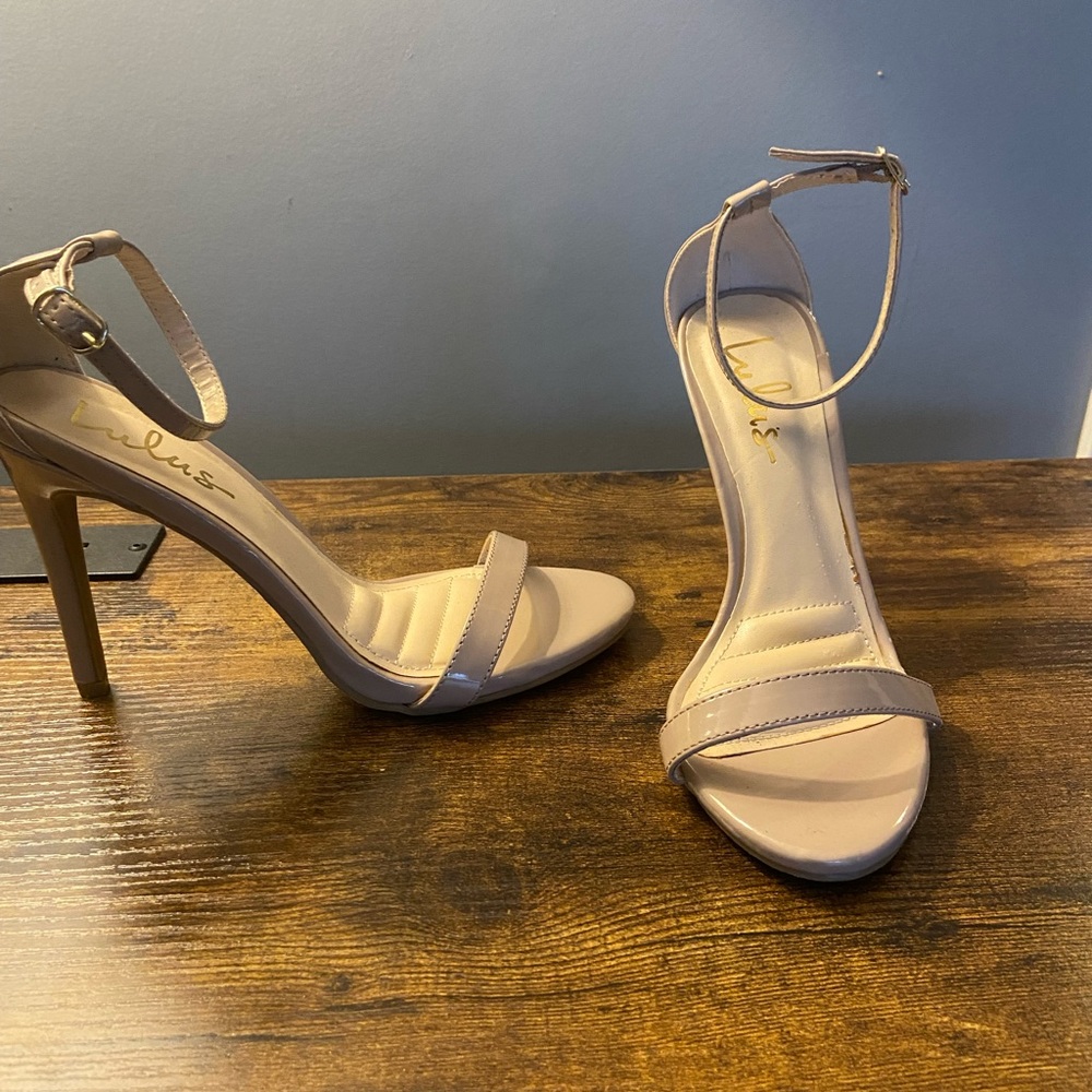 Size 7. Patent leather
